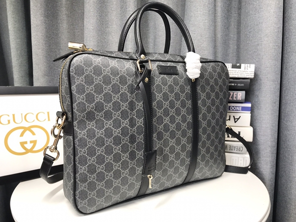 激安グッチバッグコピー背面デザイン